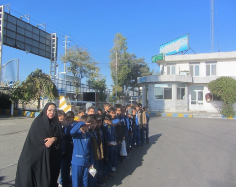 بازدید دانش آموزان از کارخانه شیر پگاه خراسان