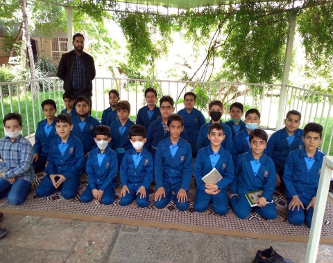 حضور دانش آموزان آموزشگاه در مزار شهید گمنام