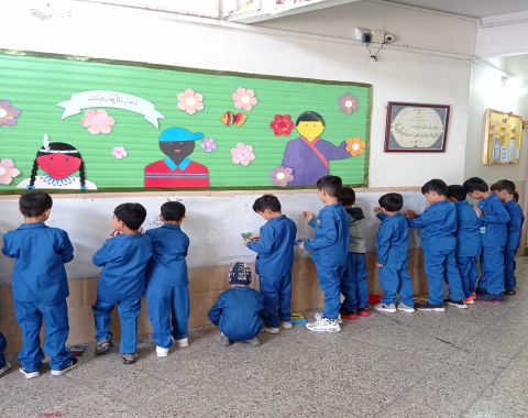 اجرای طرح نقاشی دسته جمعی به مناسبت روز جهانی کودک ( مهرماه )